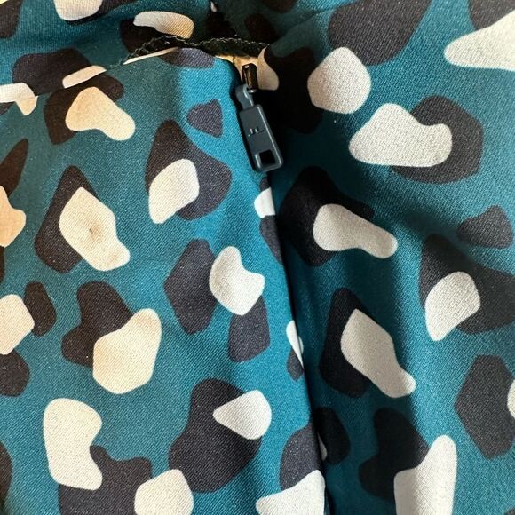 NWT J. Lindeberg Women’s PIA Golf Ankle Pants Moroccan Blue Animal Print Size 26 - Picture 7 of 11